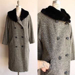 Vintage 1950s Coat / Bergdorf Goodman Black and White Tweed Wool Overcoat With F